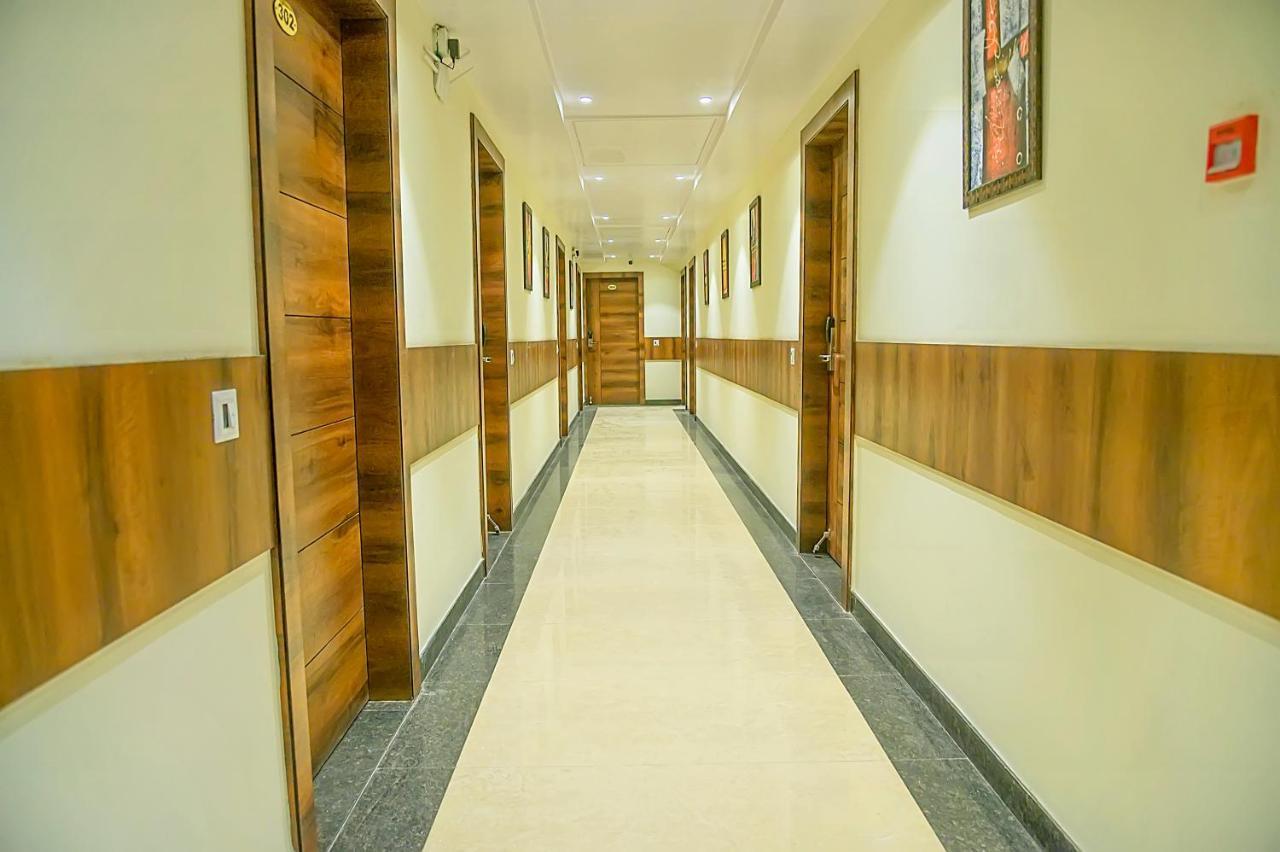 Hotel Hira Inn-10Mins From Railway Station & Bus Station Prayagraj Exterior foto